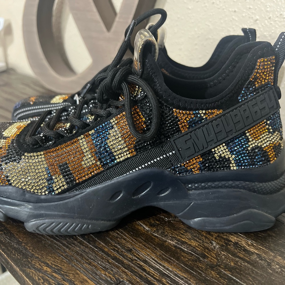 Steve Madden maxima camo like new size 9 fits like 8.5